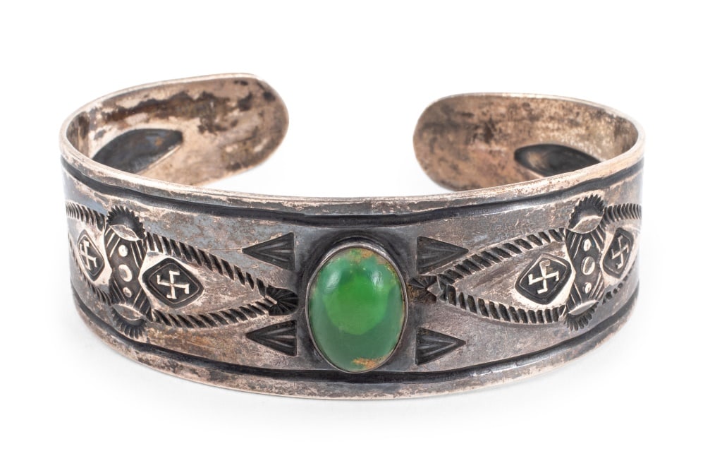 Navajo Dine Green Turquoise Mounted Silver Cuff: Navajo Dine Green Turquoise Mounted Silver Cuff. Weight: 0.94 ozt. inclusive; 2.5" L x 2" W x 0.75" D. Provenance: From a Manhattan Collector. Keywords: Handmade, Artisan, Jewelry, Jewellery, Fashion,