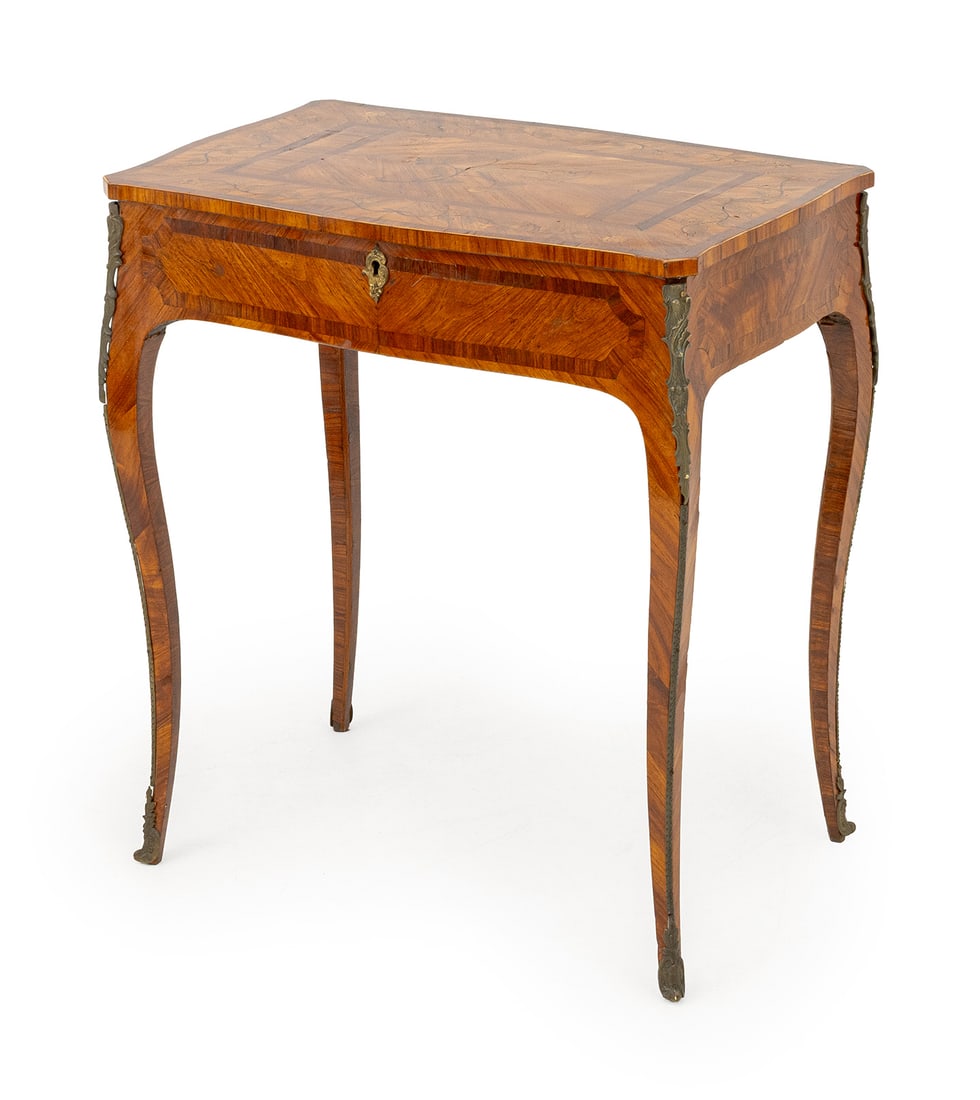 Louis XV Parquetry Kingwood Poudreuse, 18th C.: Louis XV Kingwood Parquetry Poudreuse, 18th century, rectangular shape with serpentine edge, veneered crossbanded top with floral spray, lifting open to a fitted interior with compartments, on slight