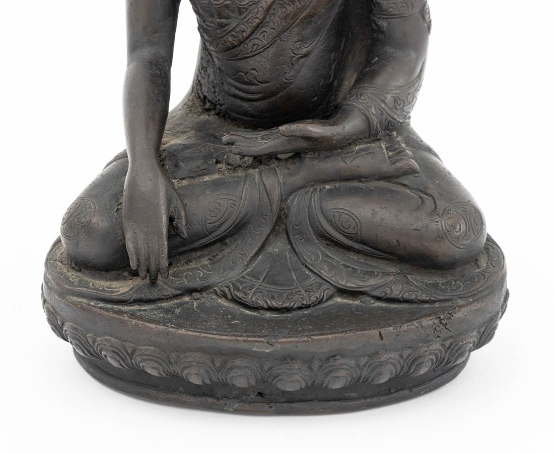 Tibetan Seated Buddha Patinated Bronze Sculpture - 4