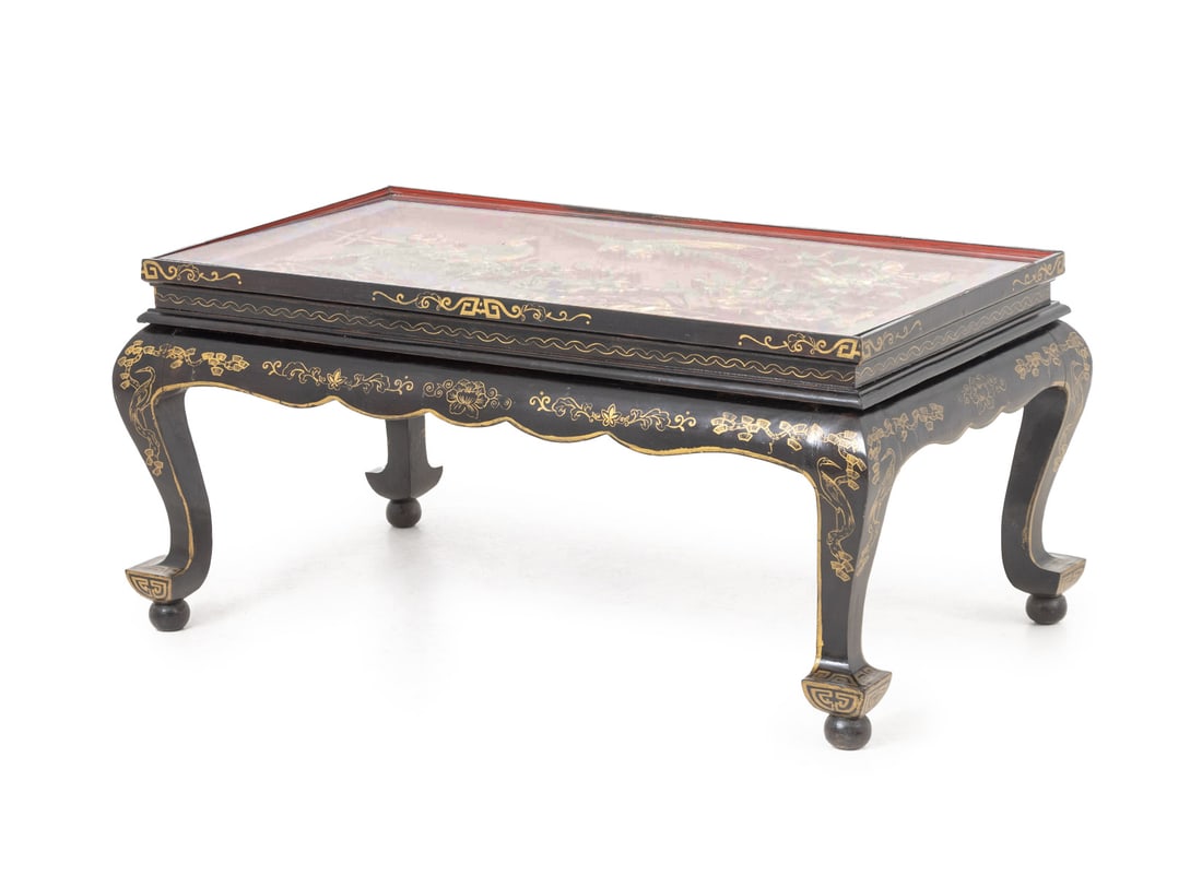 Chinoiserie Gilt and Black Lacquered Low Table (1 of 9)