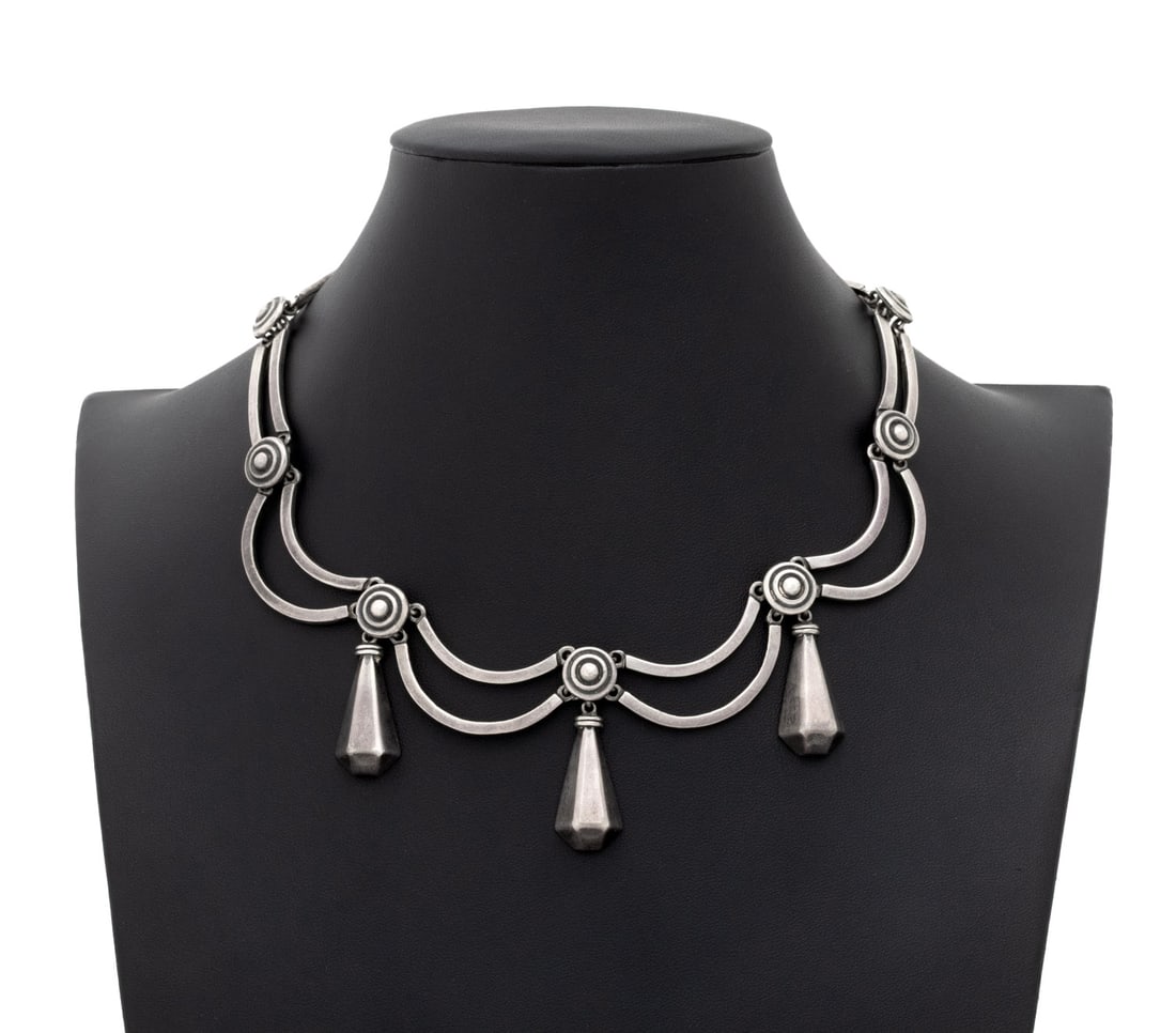 Los Castillo Taxco Sterling Silver Necklace: Los Castillo Taxco Sterling Silver Necklace, designed as double scalloped links with three fixed pendants, joined with box and tongue clasp, marked: " LOS CASTILLO TAXCO, MADE IN MEXICO STERLING,