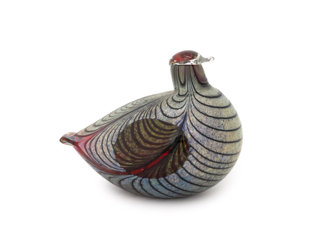 Oiva Toikka Pulled Feather Glass Bird Sculpture: Oiva Toikka (Finnish, 1931-2019) Pulled Feather Glass Fasaani Bird Sculpture, with blue iridescent glass body with encased red glass and pulled feather green glass wings, signed to underside with part