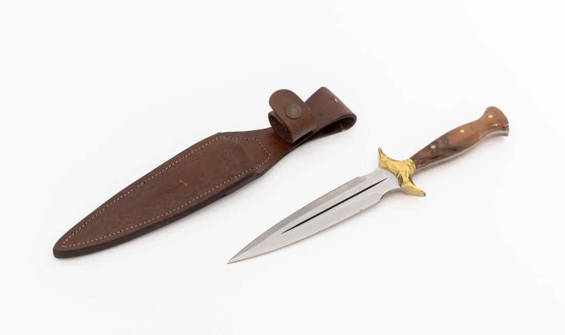 Oak Handled Double-Edged Dagger - 2