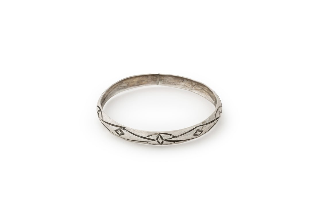 Wilbur Tracy Navajo Dine Sterling Silver Bangle (1 of 6)
