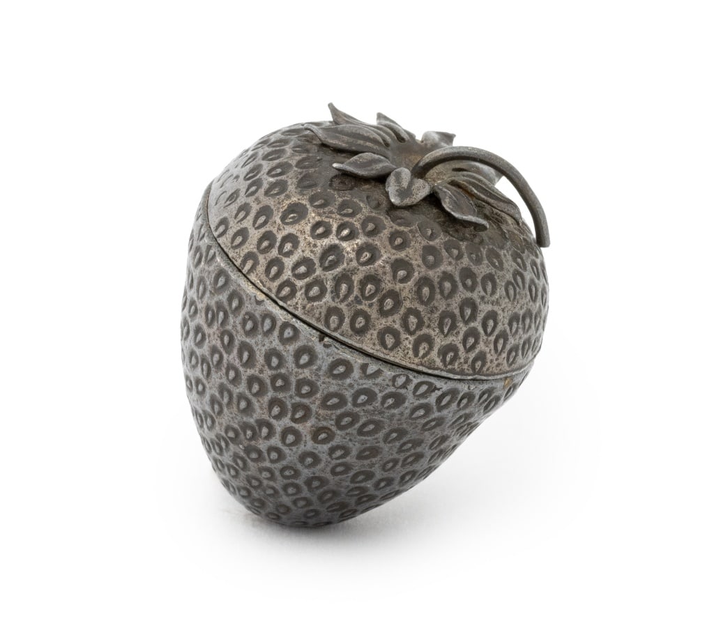 Tiffany & Co. Makers Silver Strawberry Form Box (1 of 9)