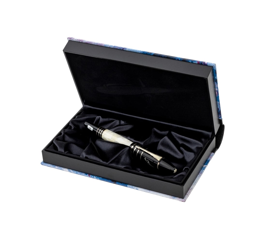 Montblanc F. Scott Fitzgerald Fountain Pen, 2002 (1 of 11)