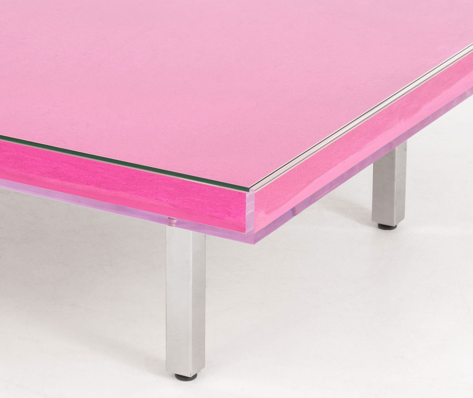 Yves Klein "Table Rose" - 10
