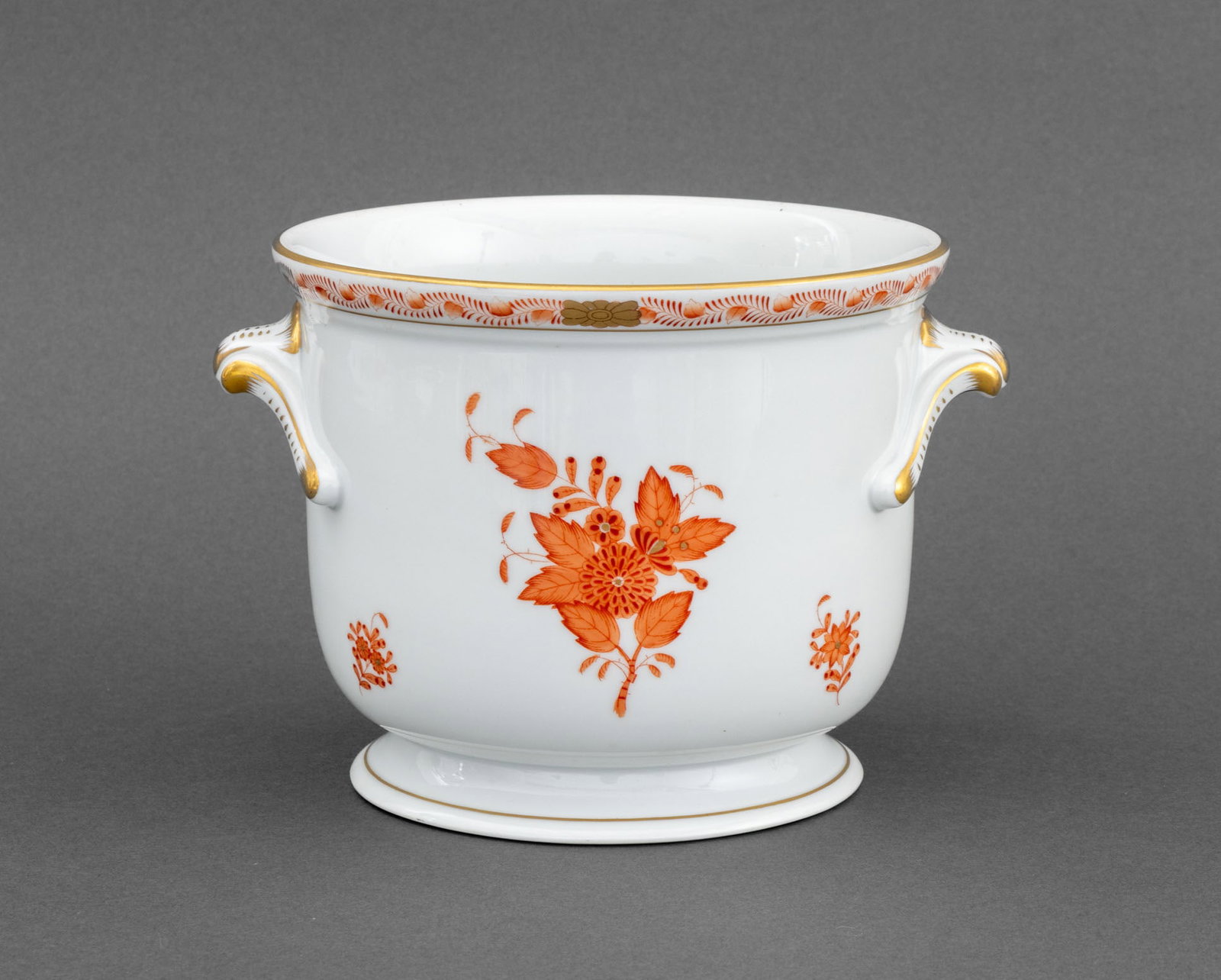 Herend Porcelain "Chinese Bouquet" Cachepot: Herend Porcelain "Chinese Bouquet Rust" Cache Pot, hand-painted floral motif with 24K gold accents, marked "Herend Hungary / Handpainted / 7213 / AOG / IG" with impressed "Herend / 7213 / 8_X" to