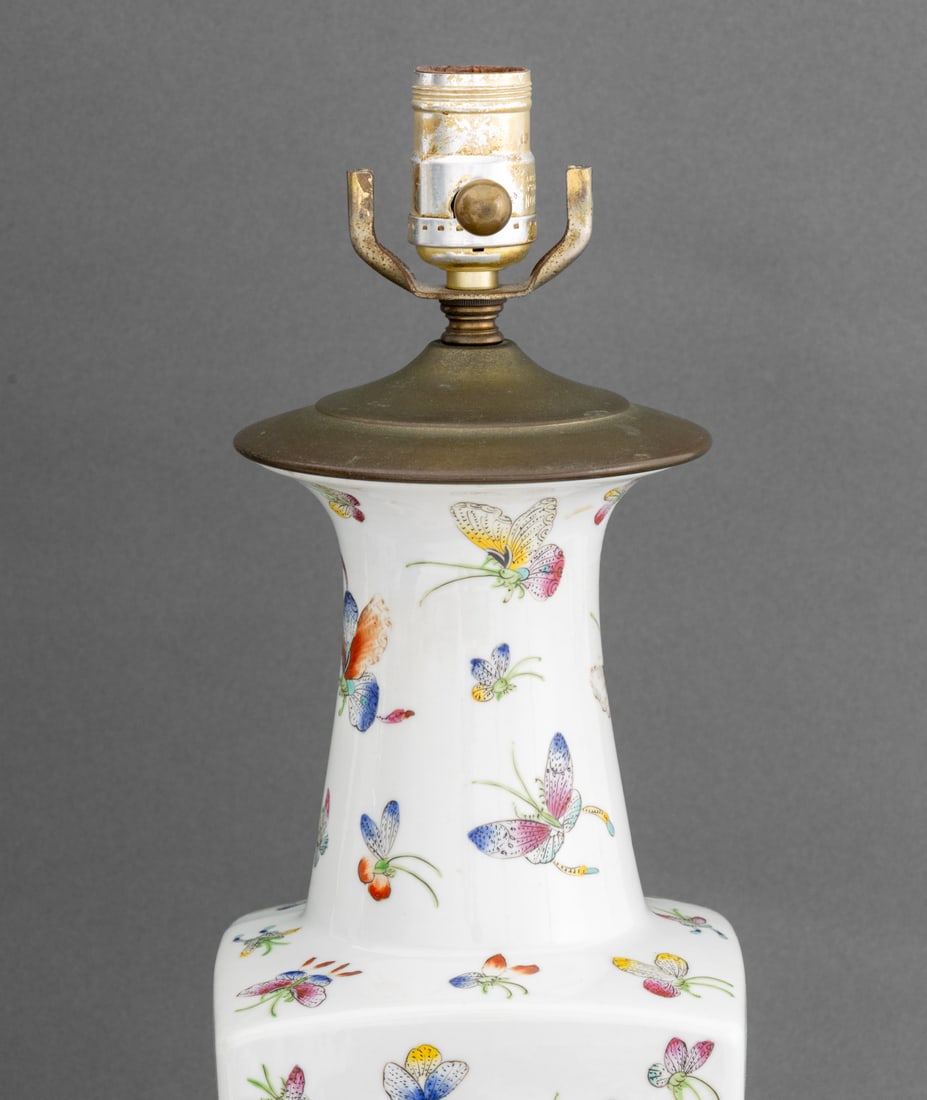 Chinese Porcelain Butterfly Vases Mounted Lamps, 2 - 3
