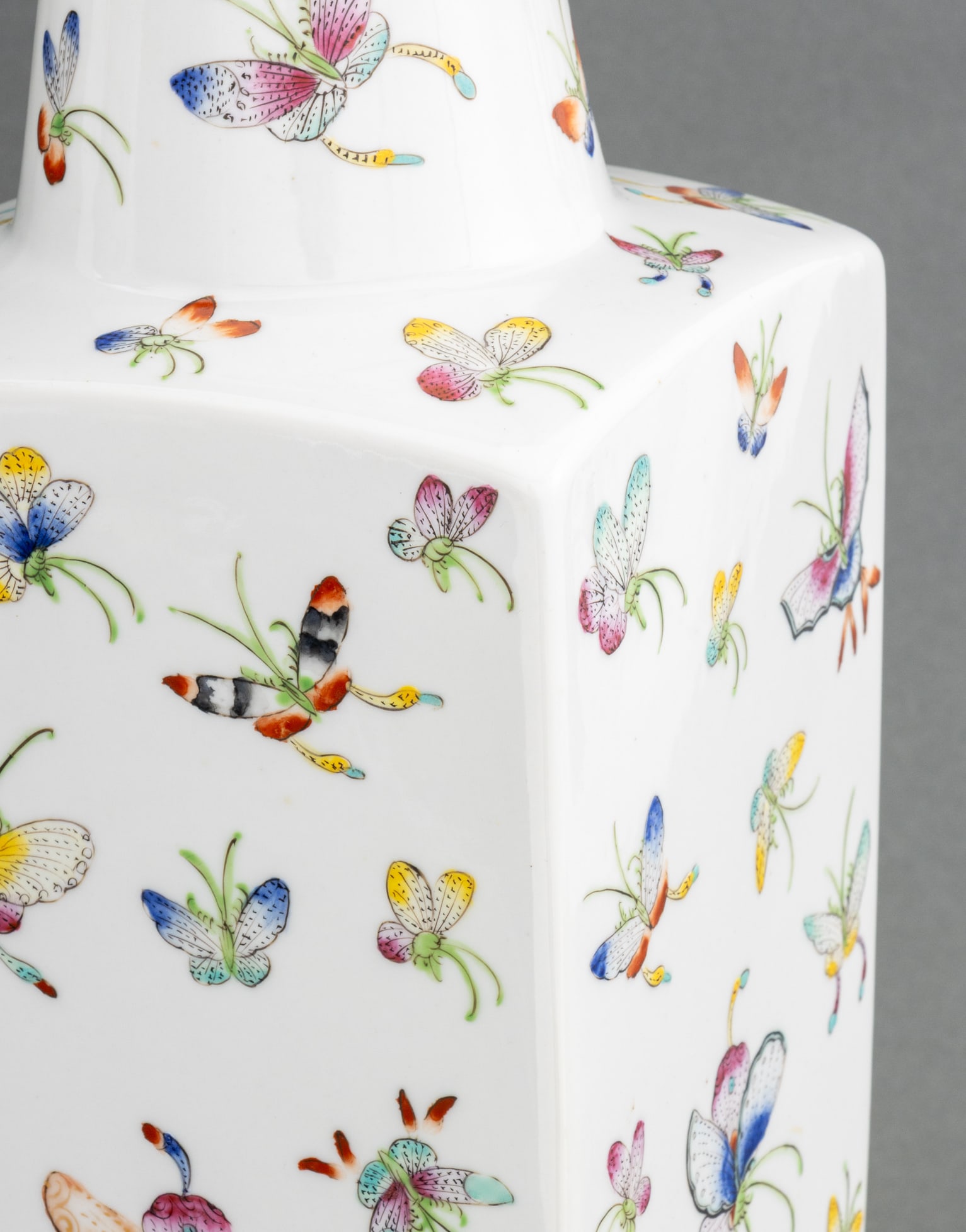 Chinese Porcelain Butterfly Vases Mounted Lamps, 2 - 4
