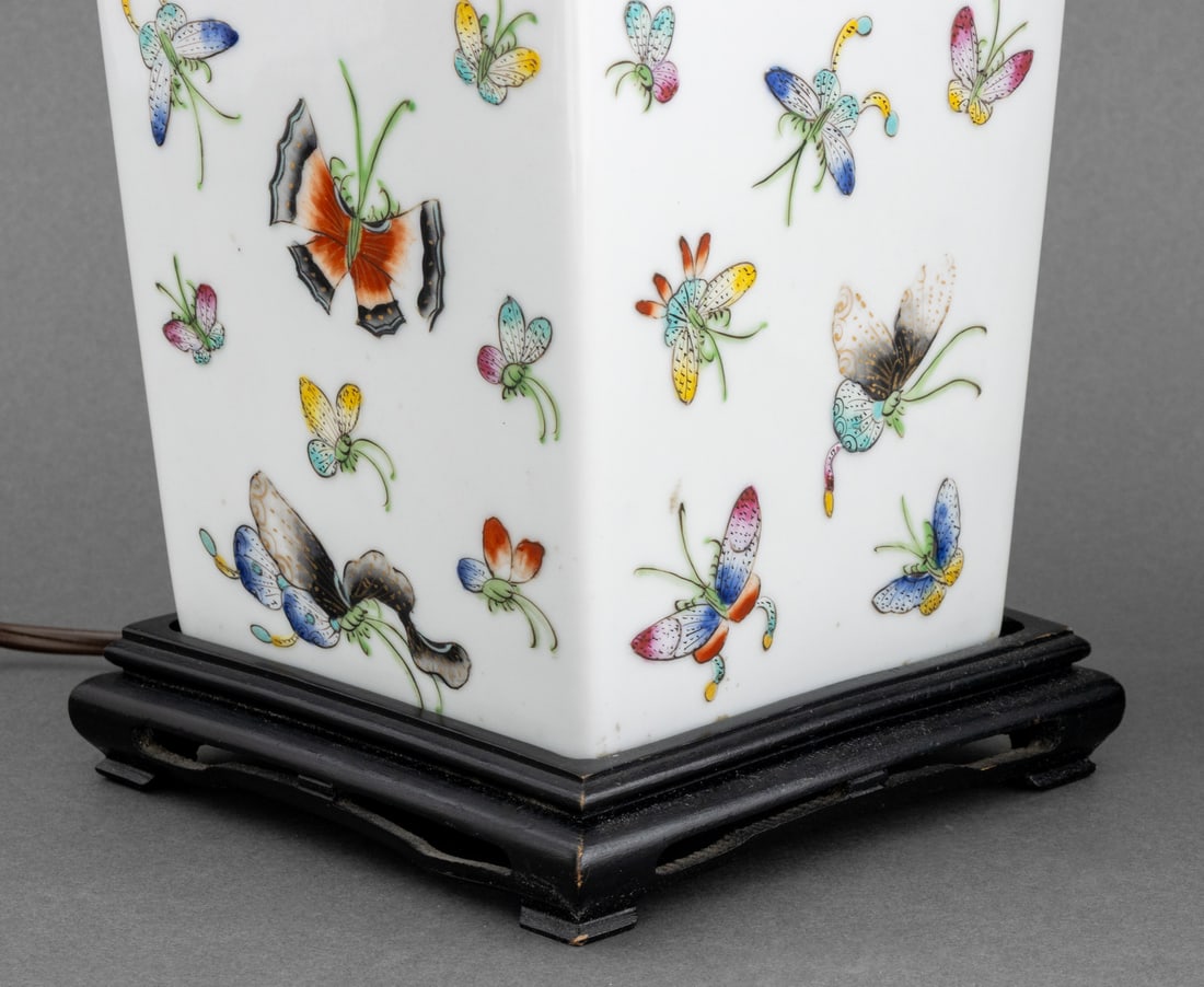 Chinese Porcelain Butterfly Vases Mounted Lamps, 2 - 8