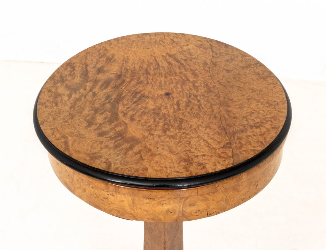 Biedermeier Birch Circular Work Table, 19th C. - 3