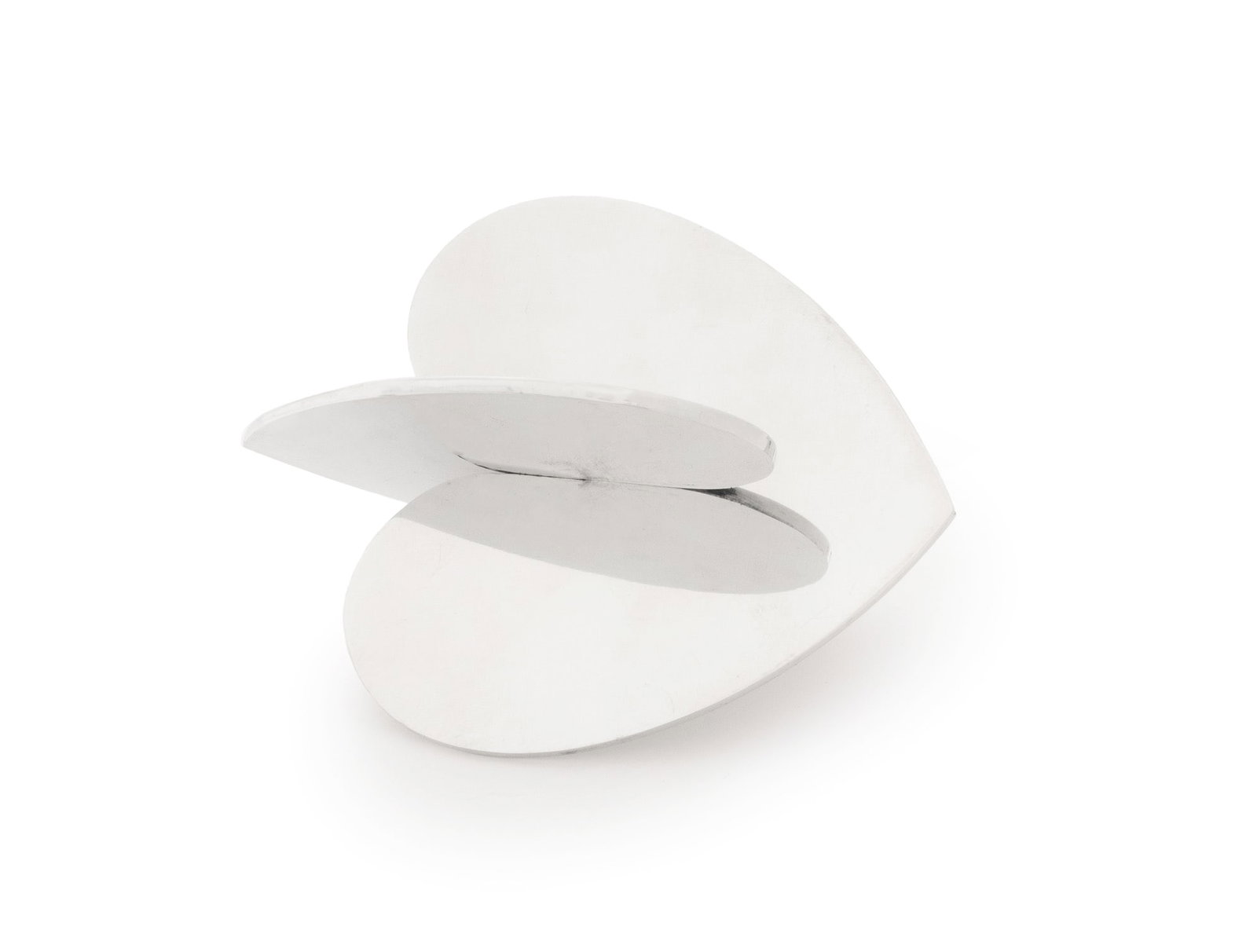 Merle Steir Sterling Interlocking Heart Plates, 2: Pair of Merle Steir Sterling Silver Interlocking Heart Plates, 1978, marked "M. Steir NYC" and dated. Weight: 3.88 ozt.; each plate: 4" L x 4" W. Provenance: The Estate of Alton G. Marshall, former ai