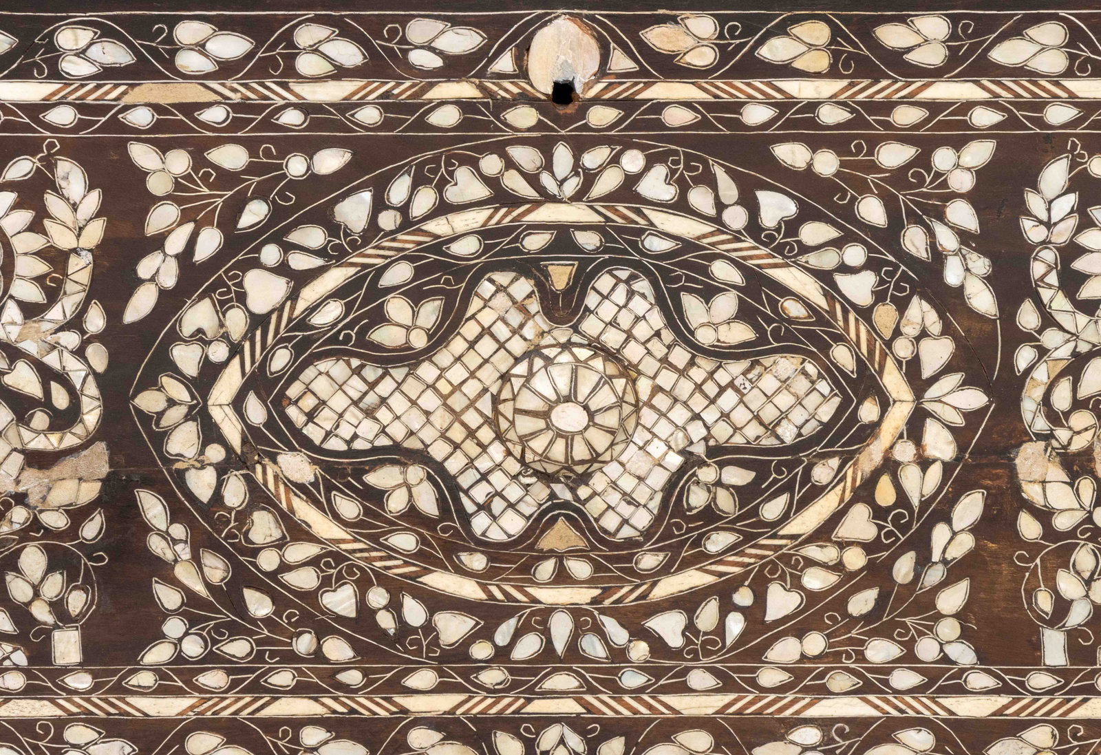 Syrian Mother-of-Pearl Inlaid Cabinet, 19th C. - 3