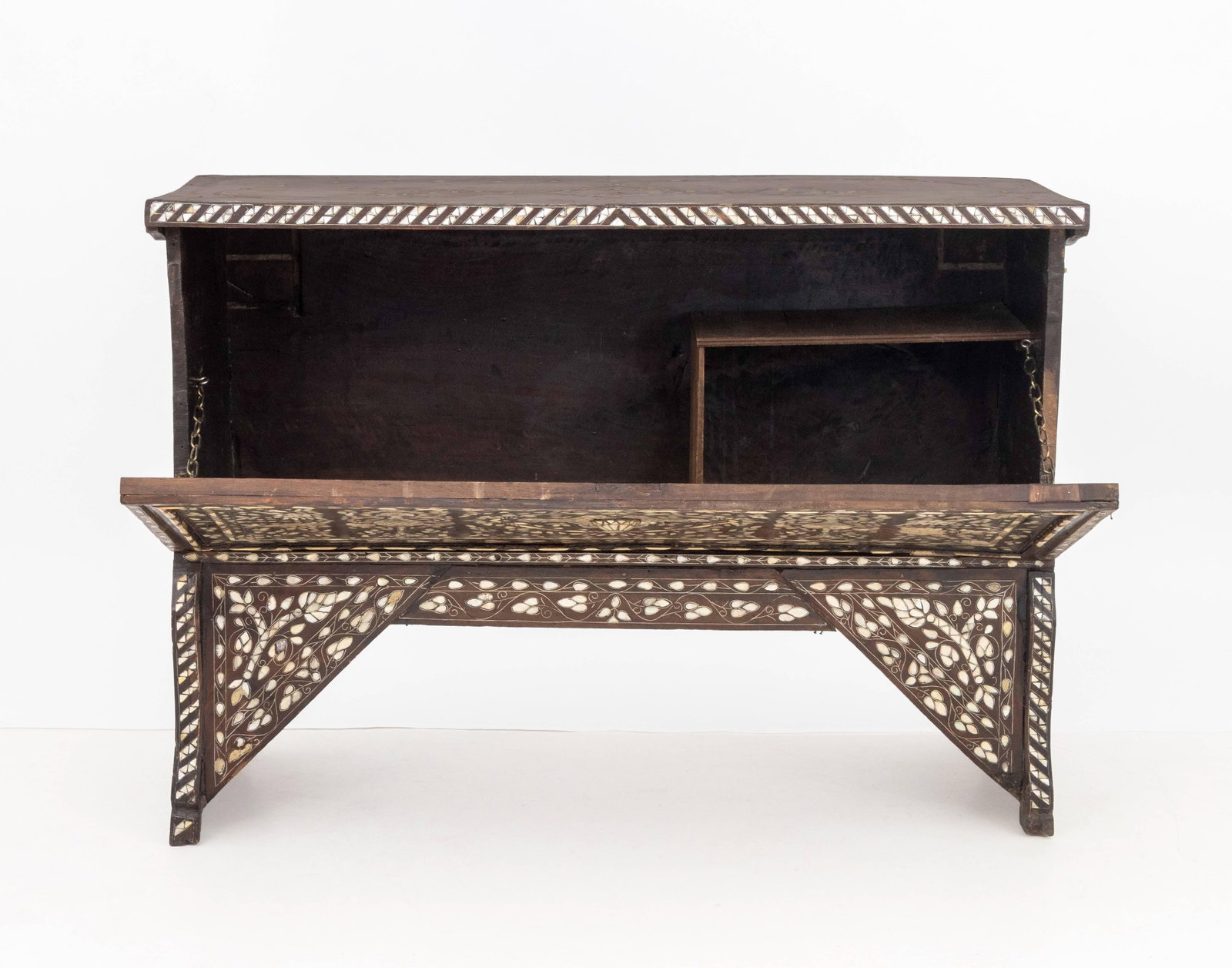 Syrian Mother-of-Pearl Inlaid Cabinet, 19th C. - 6