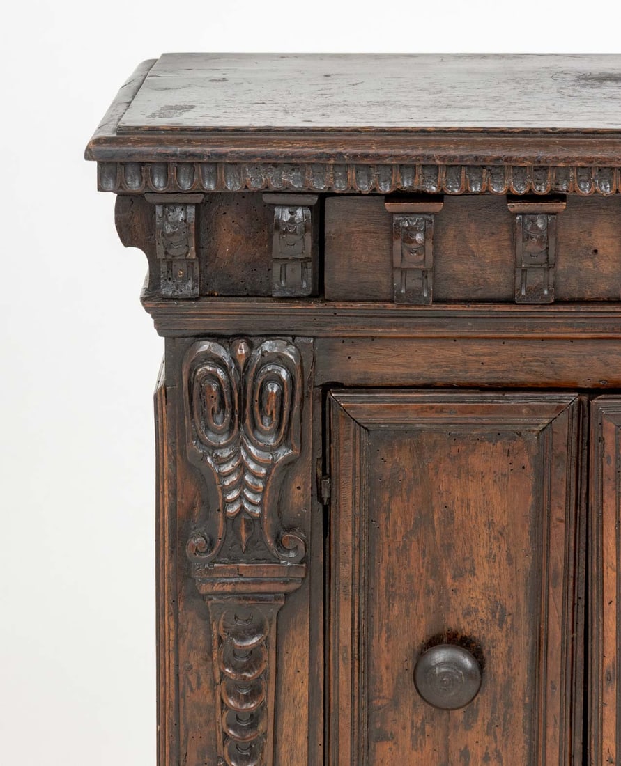 Italian Renaissance Walnut Cabinet, 17th C. - 3