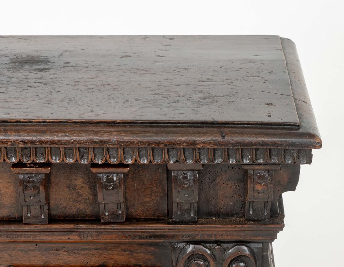Italian Renaissance Walnut Cabinet, 17th C. - 6
