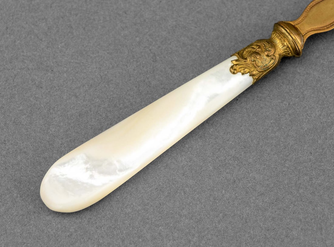 Mother-of-Pearl & Gold Wash Flatware Service for 8 - 4