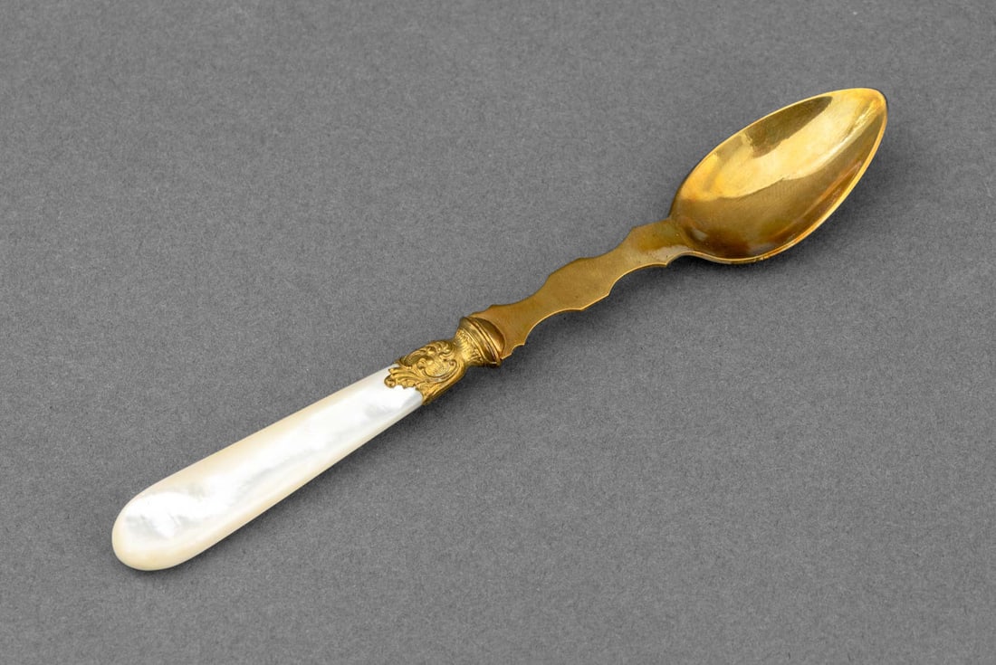 Mother-of-Pearl & Gold Wash Flatware Service for 8 - 5