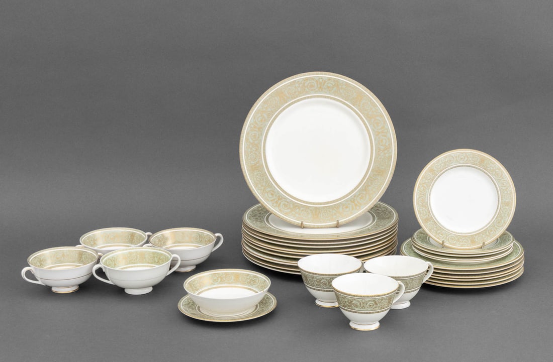 Royal Doulton "English Renaissance" Service, 31 (1 of 15)