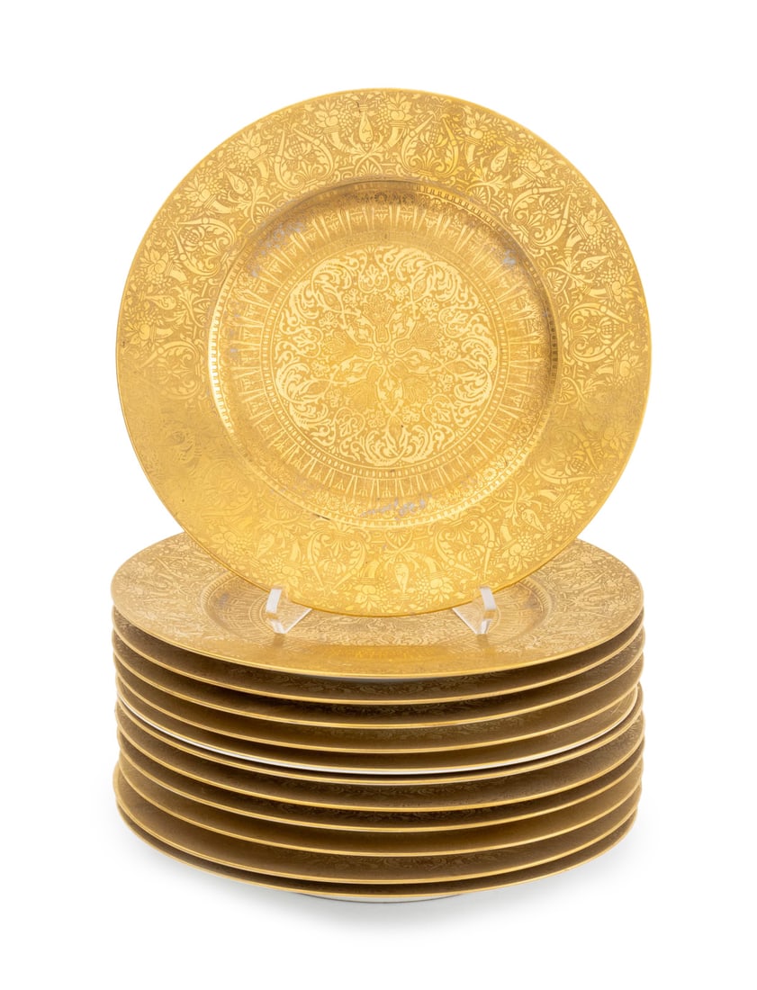 Hutschenreuther Gilt Porcelain Dinner Plates, 12 (1 of 7)