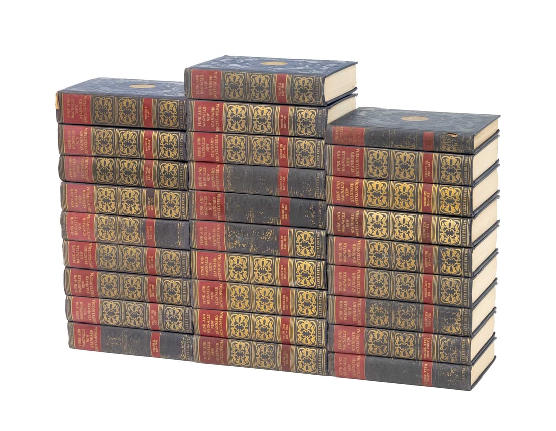 Funk & Wagnalls New Standard Encyclopedias, 28 (1 of 13)