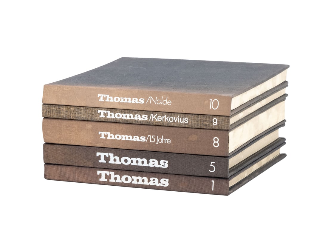 Galerie Thomas Catalogs, 5: Collection of Five Galerie Thomas Catalogues, comprising: catalogs 1, 5, 8-10. Largest: 6" L x 6.25" W x 0.75" D. Provenance: From the Collection of Laura and Lewis Kruger. Keywords: Art History, Germ