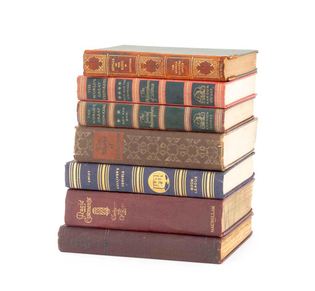 Poetry and Literature Books, 7: Collection of Seven Poetry and Literature Books, comprising: "Gulliver's Travels", Swift, Jonathan, "Man and Man: the Social Philosophers", ed.: Commins, Saxe and Robert N. Linscott, "Man and the Univ