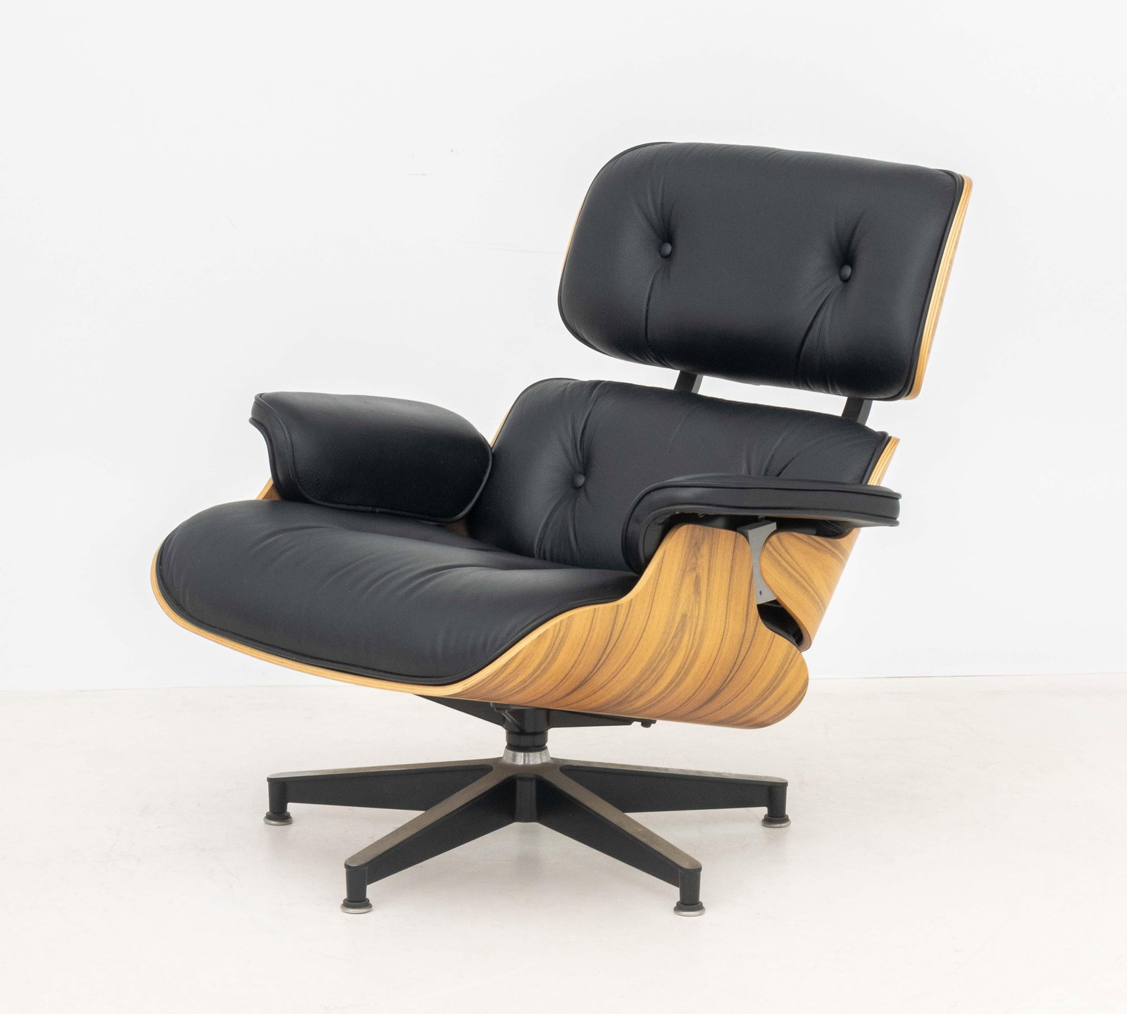 Eames for Herman Miller Lounge Chair and Ottoman - 7