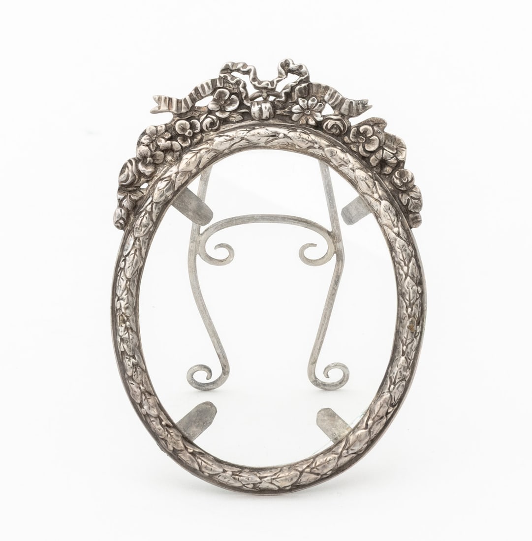 Rococo Style Silver Picture Frames, 4 - 10