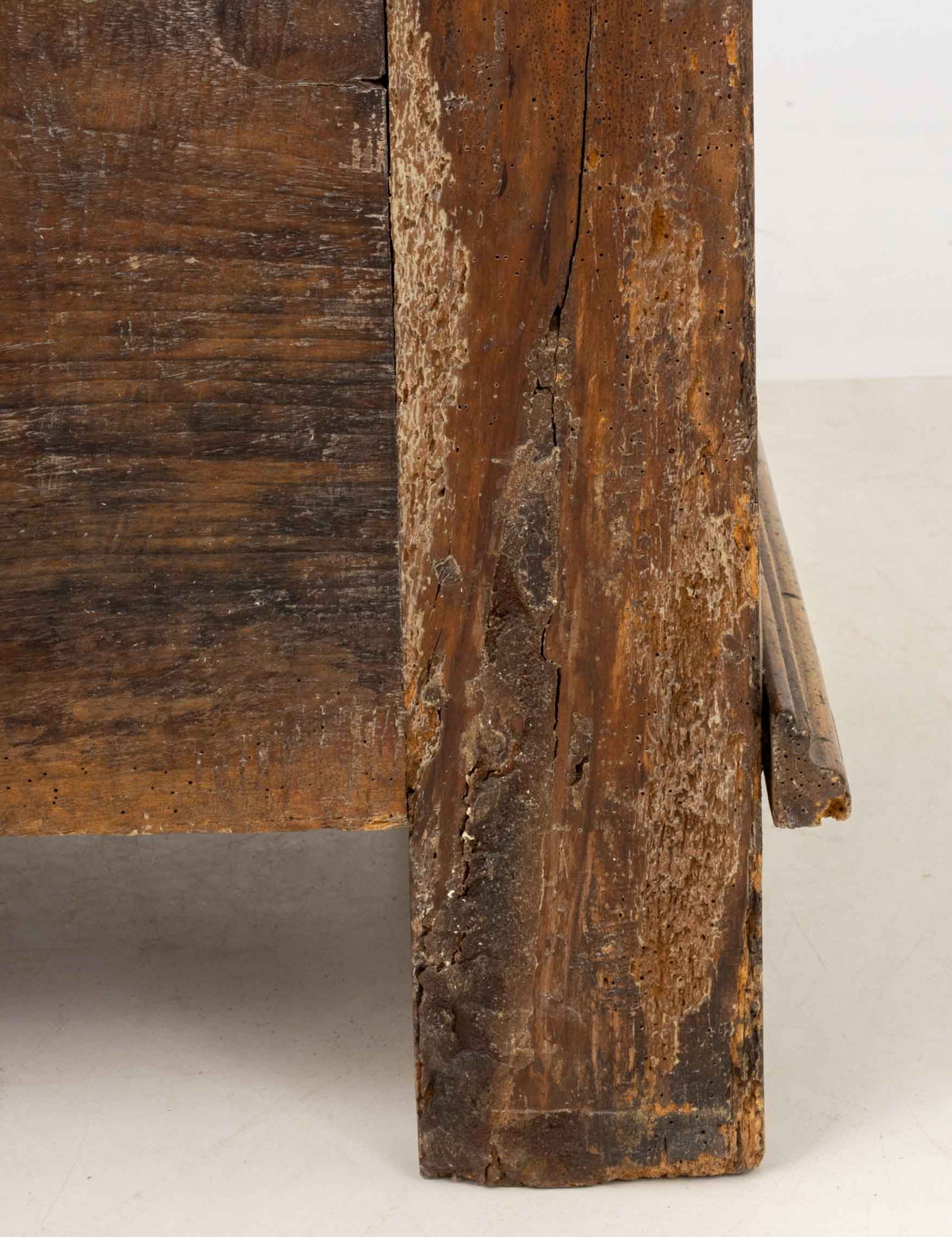 Continental Walnut Coffer, 18th C. - 10