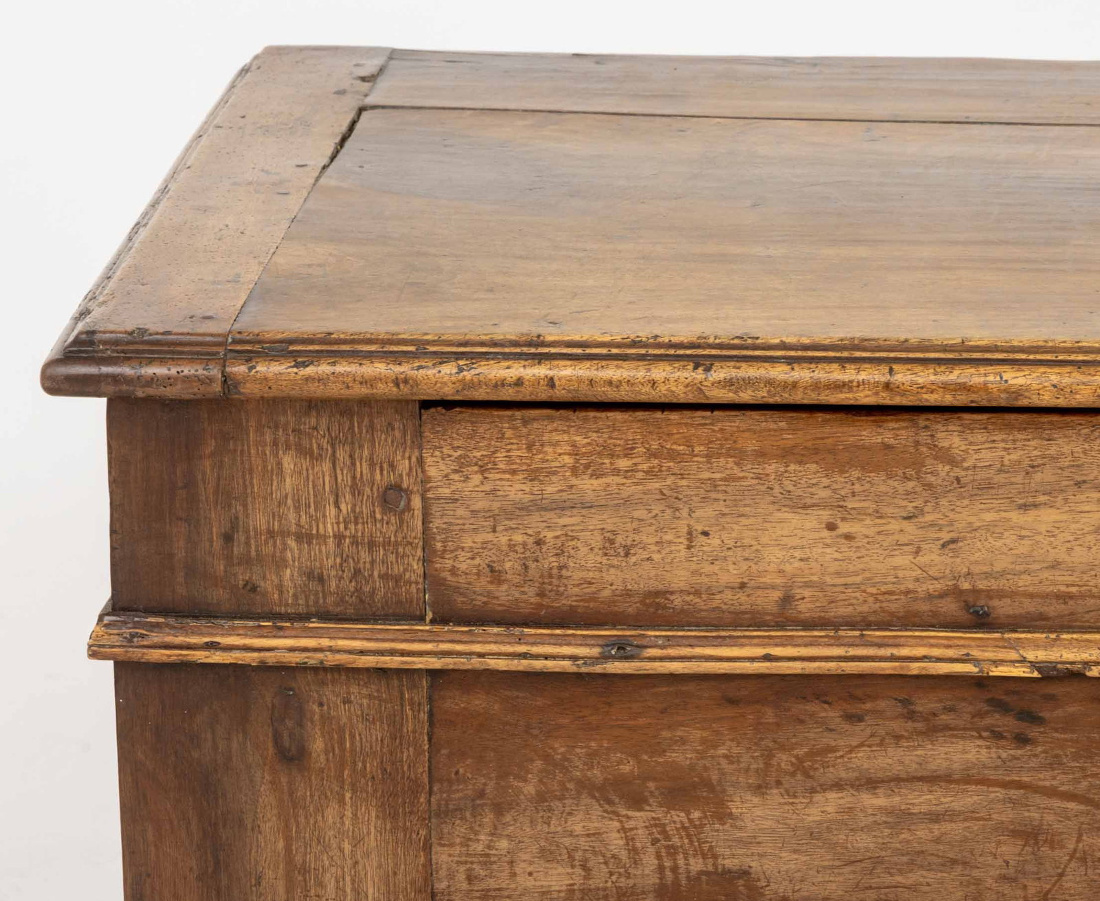 Continental Walnut Coffer, 18th C. - 4
