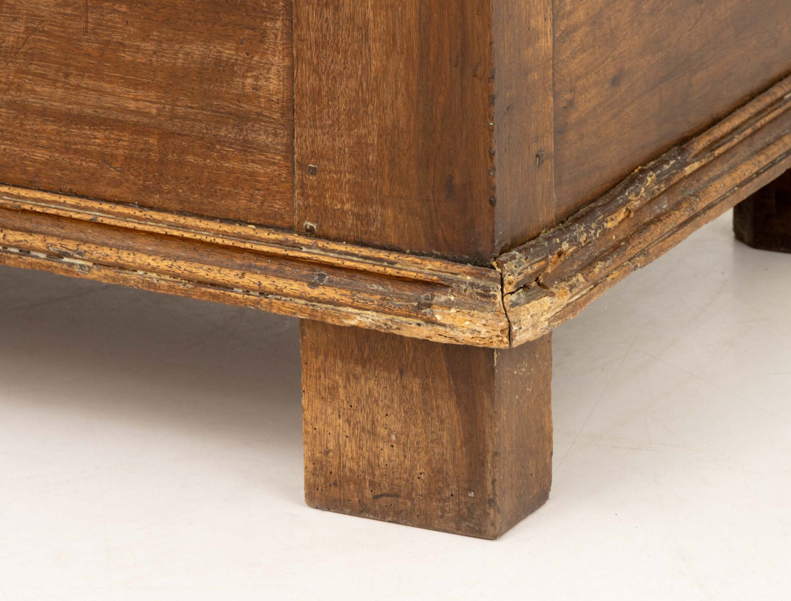 Continental Walnut Coffer, 18th C. - 7