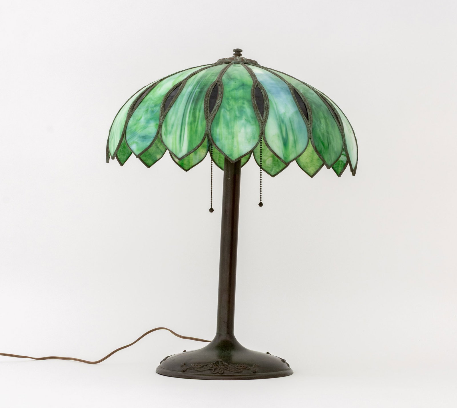 Tiffany Style Slag Glass Table Lamp - 4