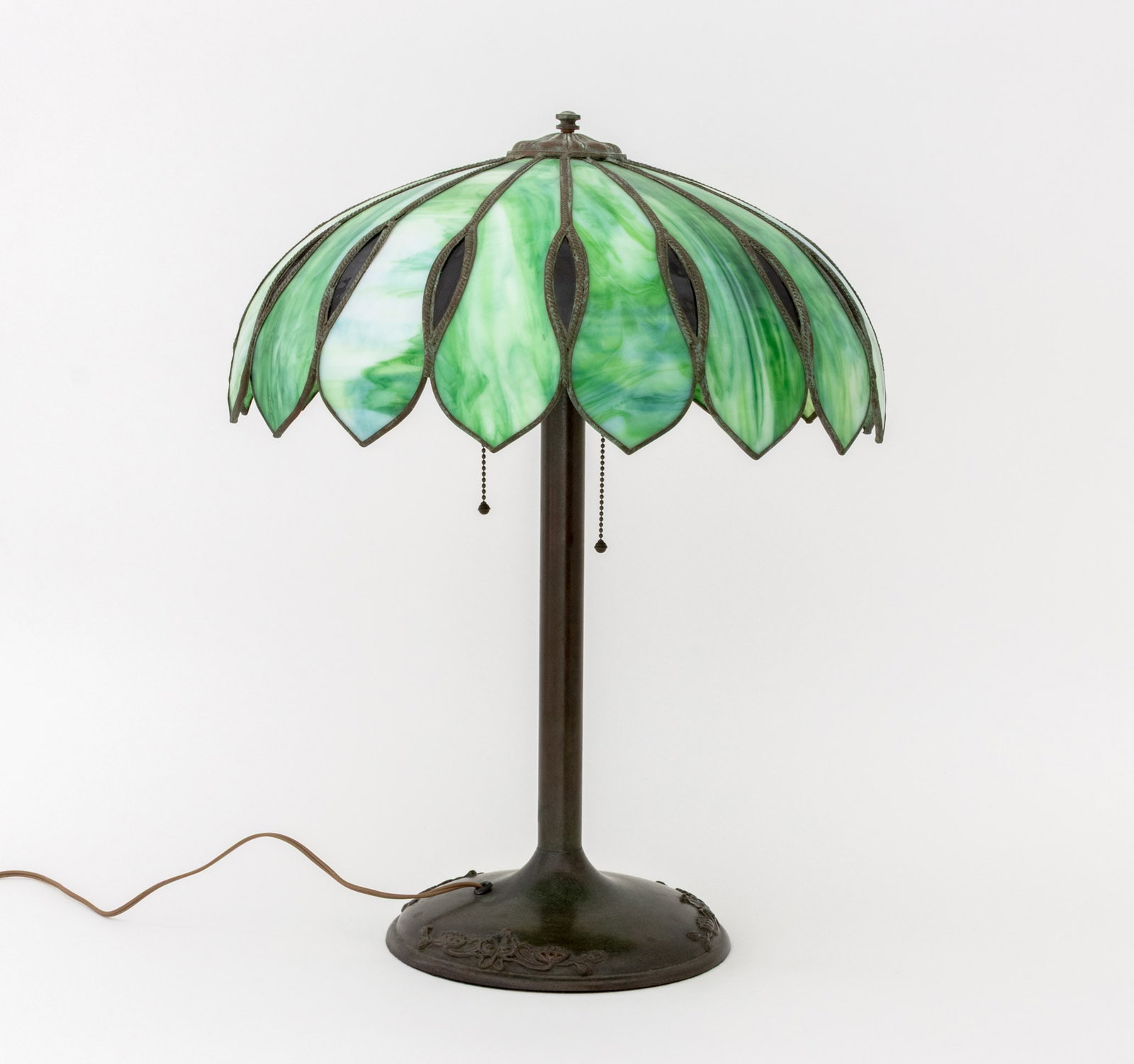 Tiffany Style Slag Glass Table Lamp - 7