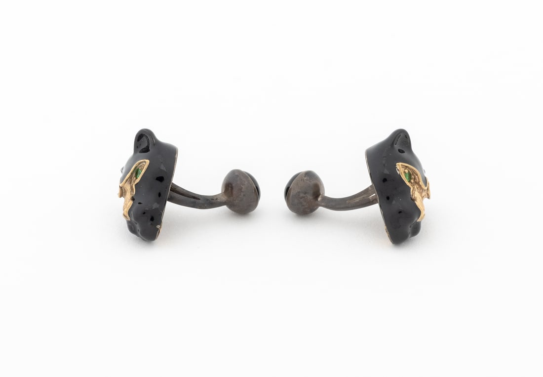 Leopard Head Form Emerald Enameled Cufflinks - 4