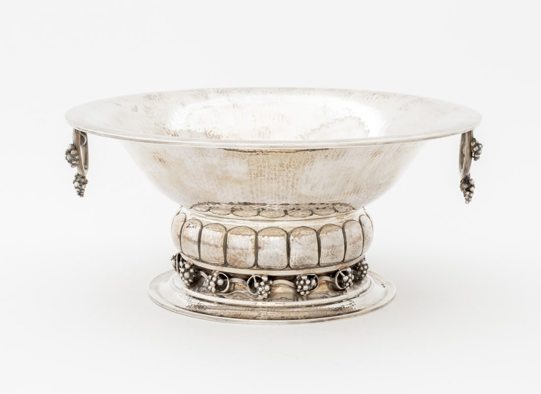 Michael Strauss Hammered Silver Centerpiece Bowl Auction