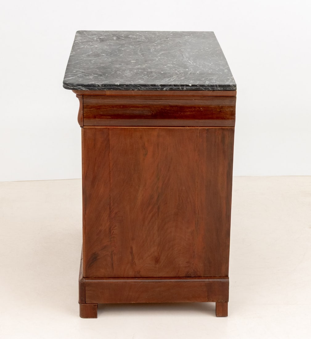 French Empire Mahogany Commode a Vantaux - 8