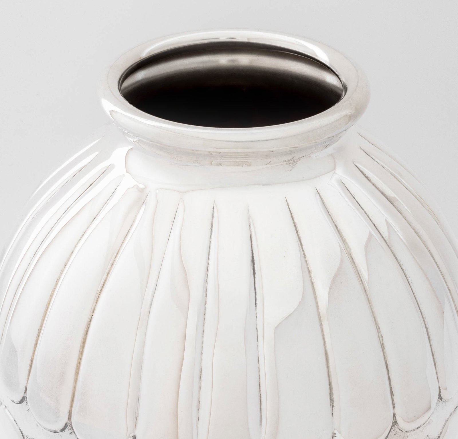 Italian Handmade Silver Globular Vase - 5