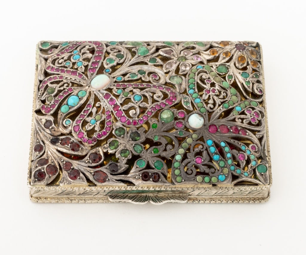 Floral Motif Gemstone Mounted Silver Compact - 2