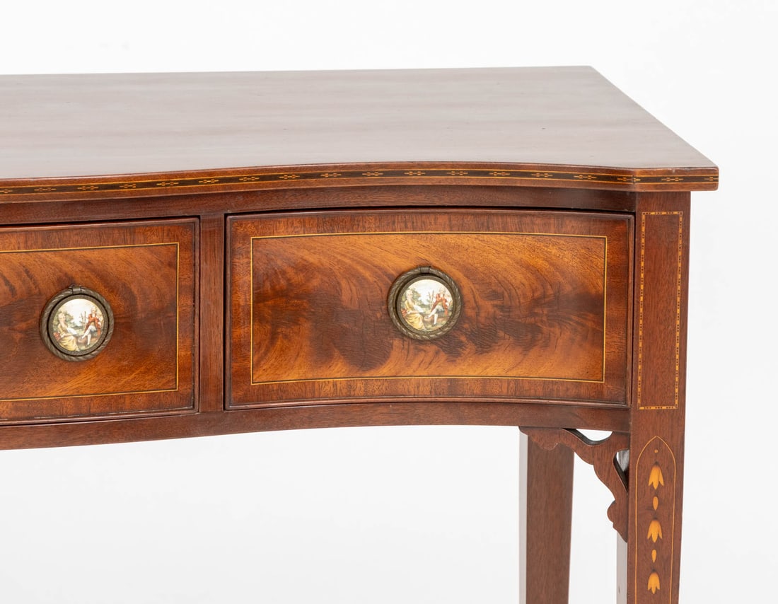 Sheraton Style Flame Mahogany Serpentine Table - 3