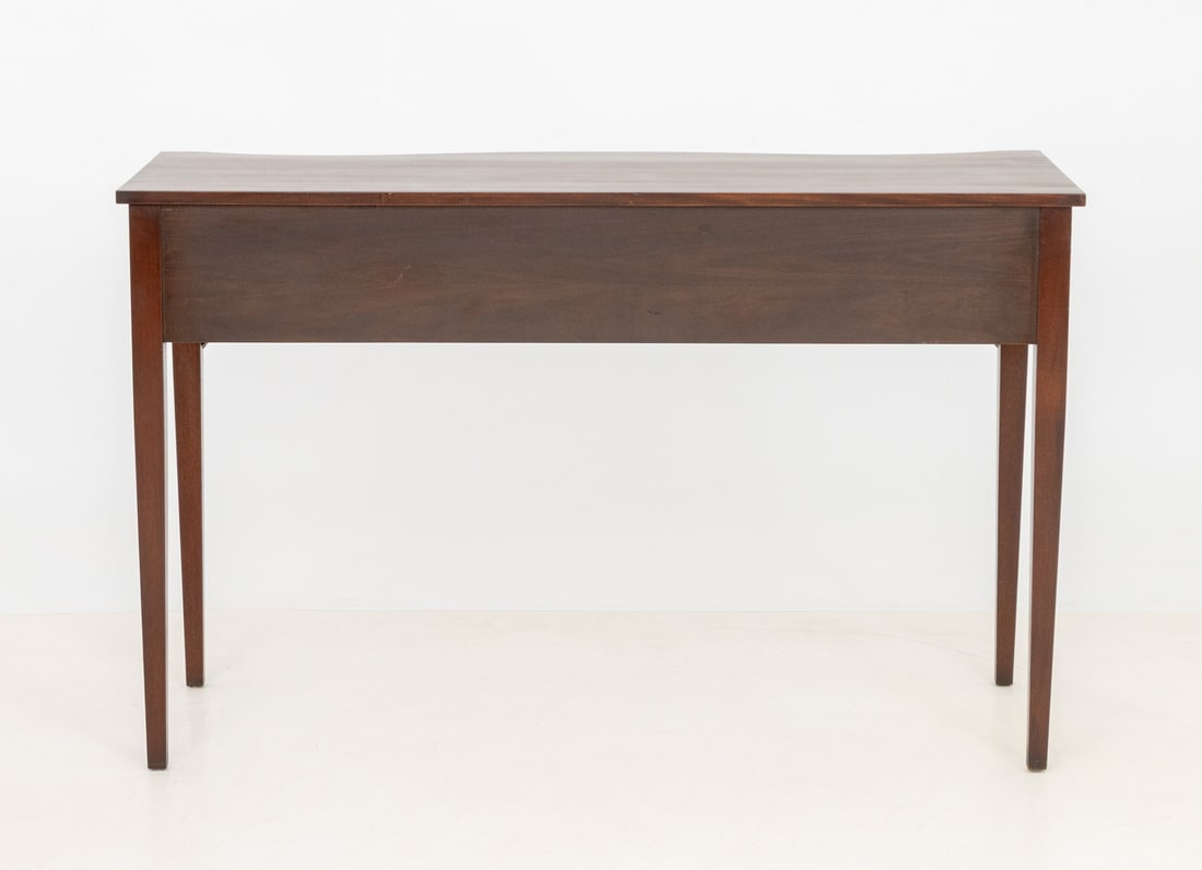 Sheraton Style Flame Mahogany Serpentine Table - 9