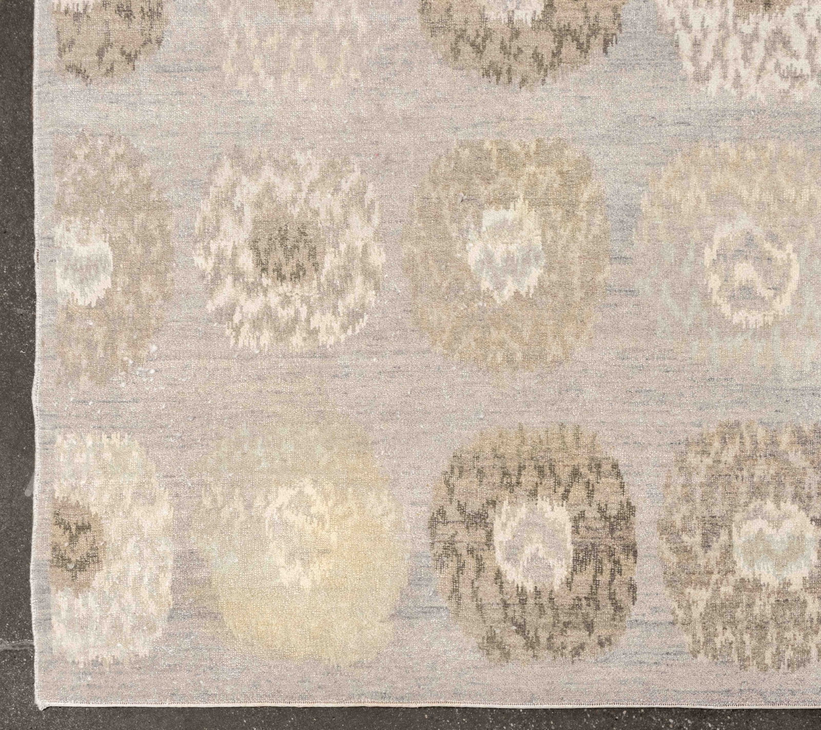 Concentric Circle Pattern Carpet, 11' 6" x 9' 1" - 2