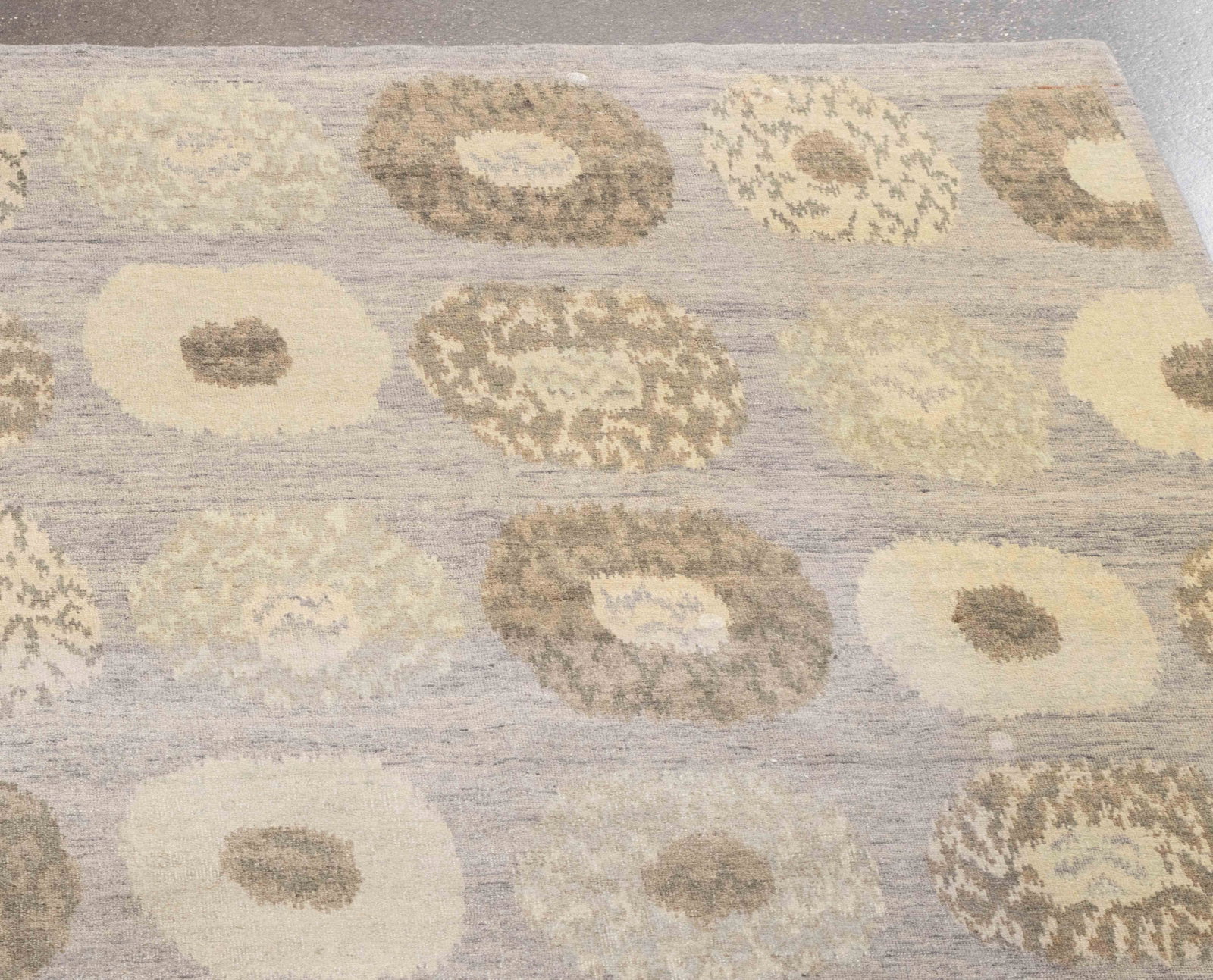 Concentric Circle Pattern Carpet, 11' 6" x 9' 1" - 4