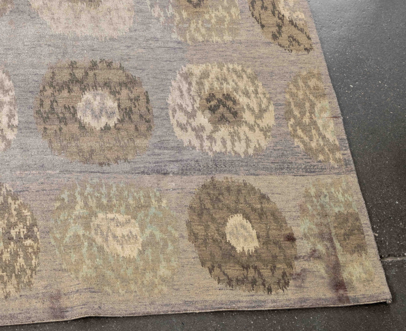 Concentric Circle Pattern Carpet, 11' 6" x 9' 1" - 7