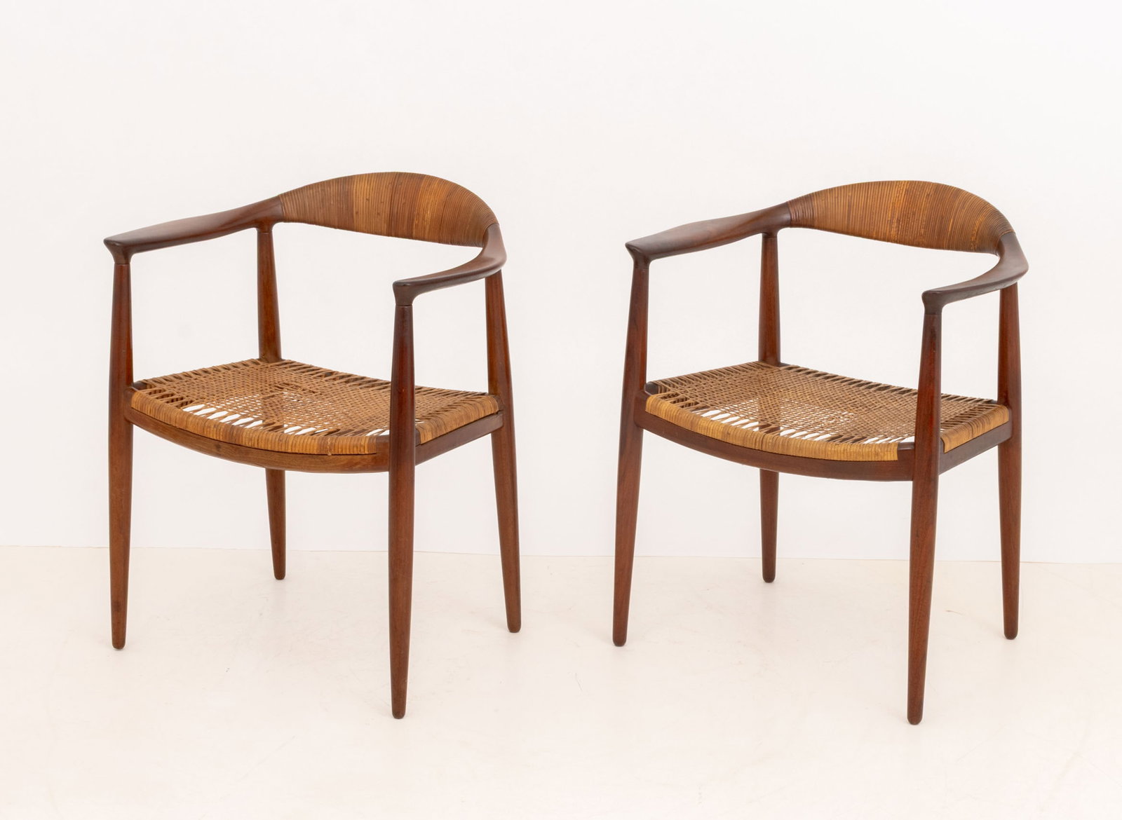 Hans Wegner x Johannes Hansen JH501 Chairs, Pair - 4