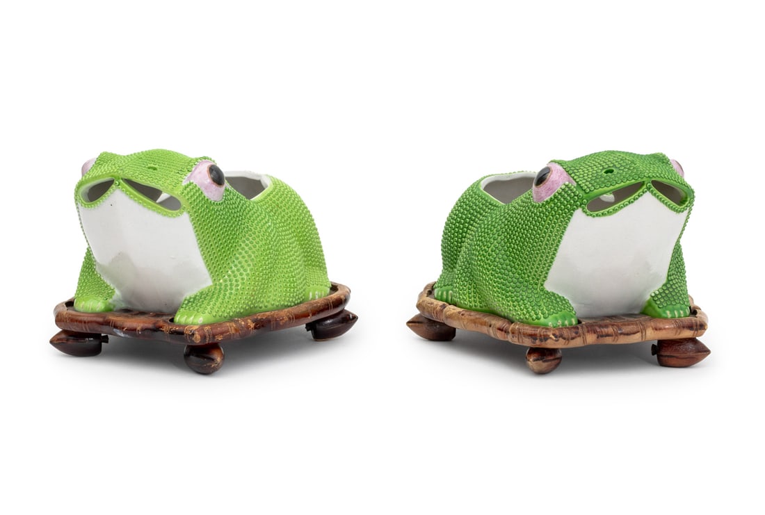 Chinese Porcelain Frog Form Jardinieres, Pair (1 of 12)