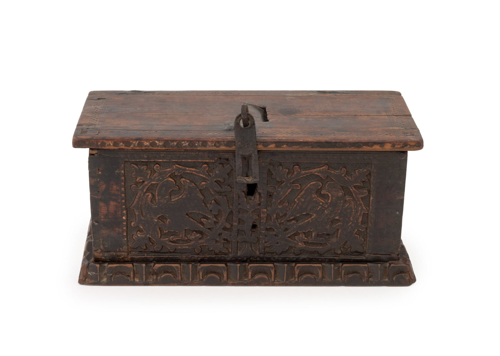 Italian Carved Walnut Casket, 16th C.: Italian Carved Walnut Casket Box, 16th century, with low relief carved birds in roundels in recessed roundels with trellis motif and iron handle. 5.5" H x 12.25" W x 5.75" D. Provenance: Sotheby's, Lo
