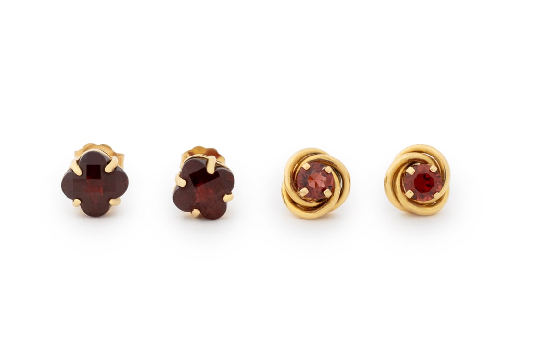 Yellow Gold and Garnet Earrings, 2 Pairs (1 of 11)