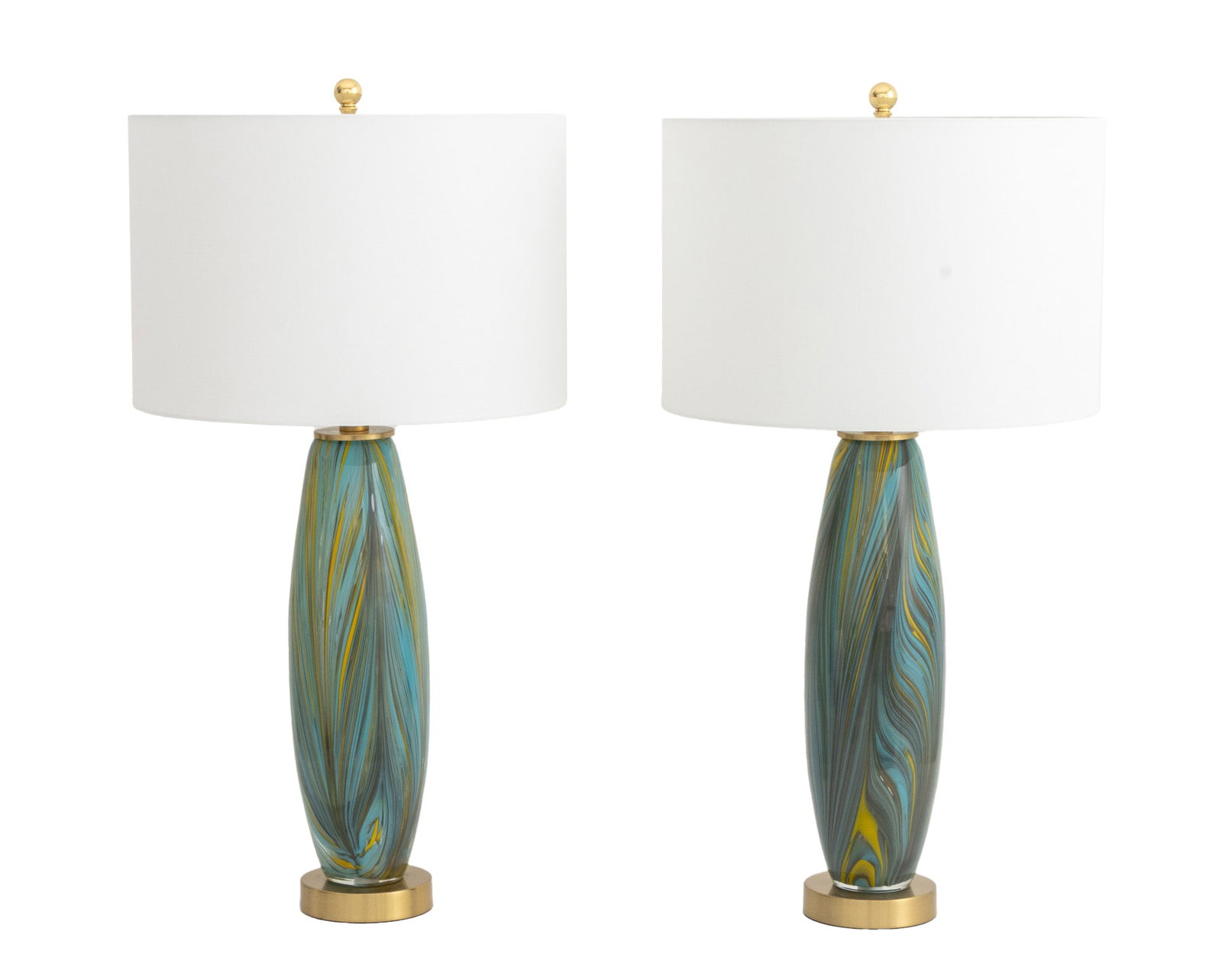 Pulled Feather Glass Table Lamps, Pair: Pair of Pulled Feather Glass Table Lamps, each with brushed brass base and white cotton shade. 30" H x 14.5" Diameter. Provenance: From a Park Avenue Collection. Keywords: Lighting, Accent lamps, Art 